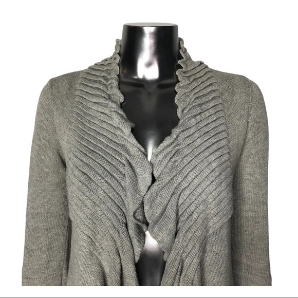 Aritzia Line Exclusively for  Aritzia Grey Pleated cardigan Size Small - Picture 2 of 5
